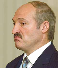 Файл:LukashenkoSeeAsOnShit.jpg