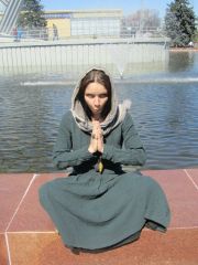 Мария Верба пускает славянские корни в буддизм. Ага, на ВДНХ!