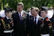 Реакция Медведева на георгиевскую ленточку на груди